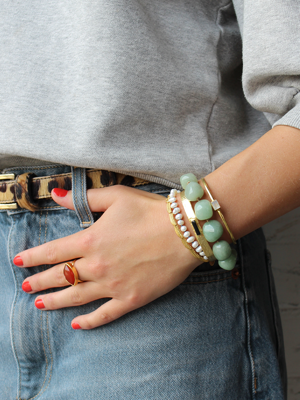 Gouden Bangle Armband met Zwarte Onyx