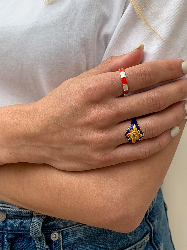 blauwe_emaille_en_rode_witte_emaille ring