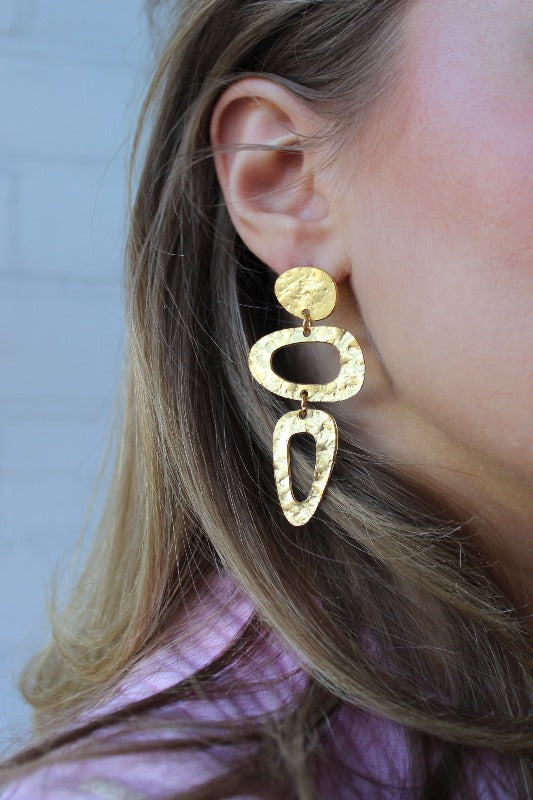 Gehamerde Gouden Design Oorbellen