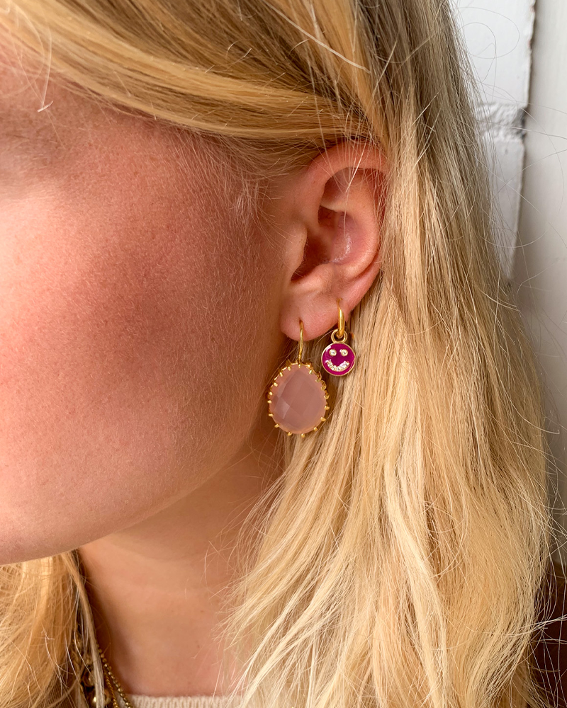 Burgundy gouden smiley oorbellen