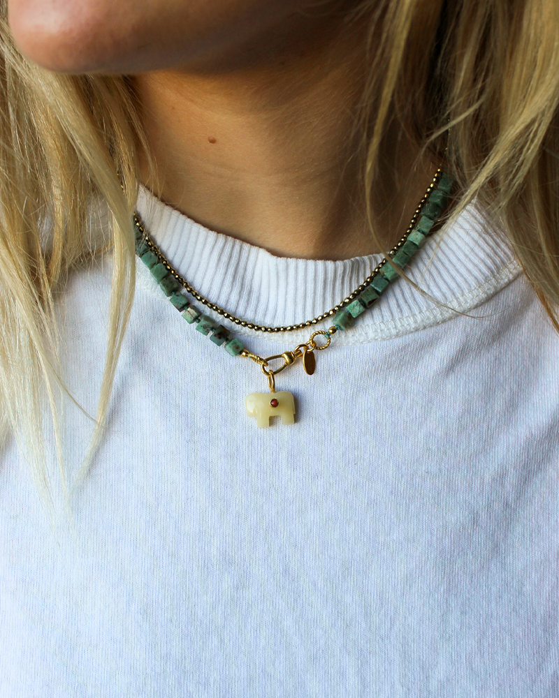 Edelstenen Turqouise_blokjes ketting met paardje bedel