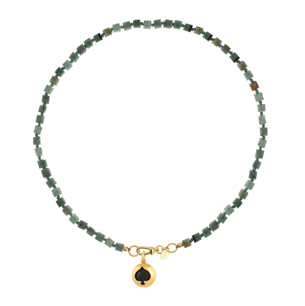 Edelstenen Turquoise_blokjes_ketting met schoppen bedel goud