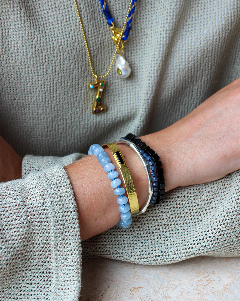 Edelstenen_armbanden_zwart_blauw