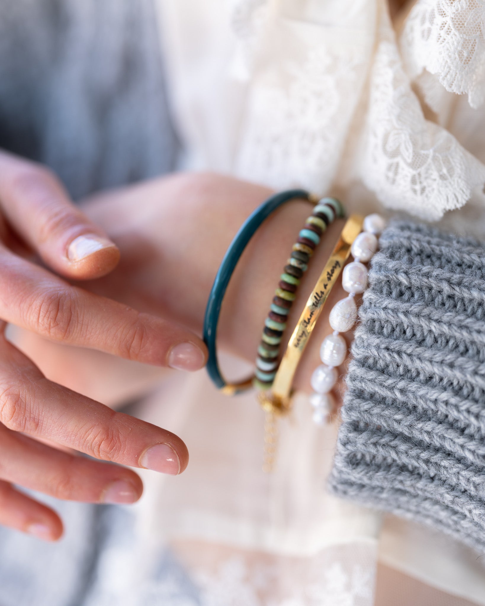 Edelstenen en Gouden Armbanden