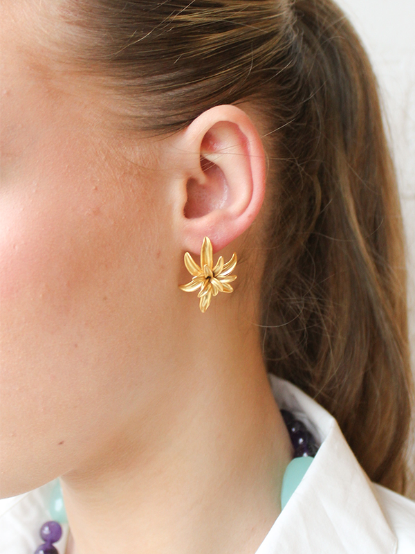 Gouden Bloem Studs