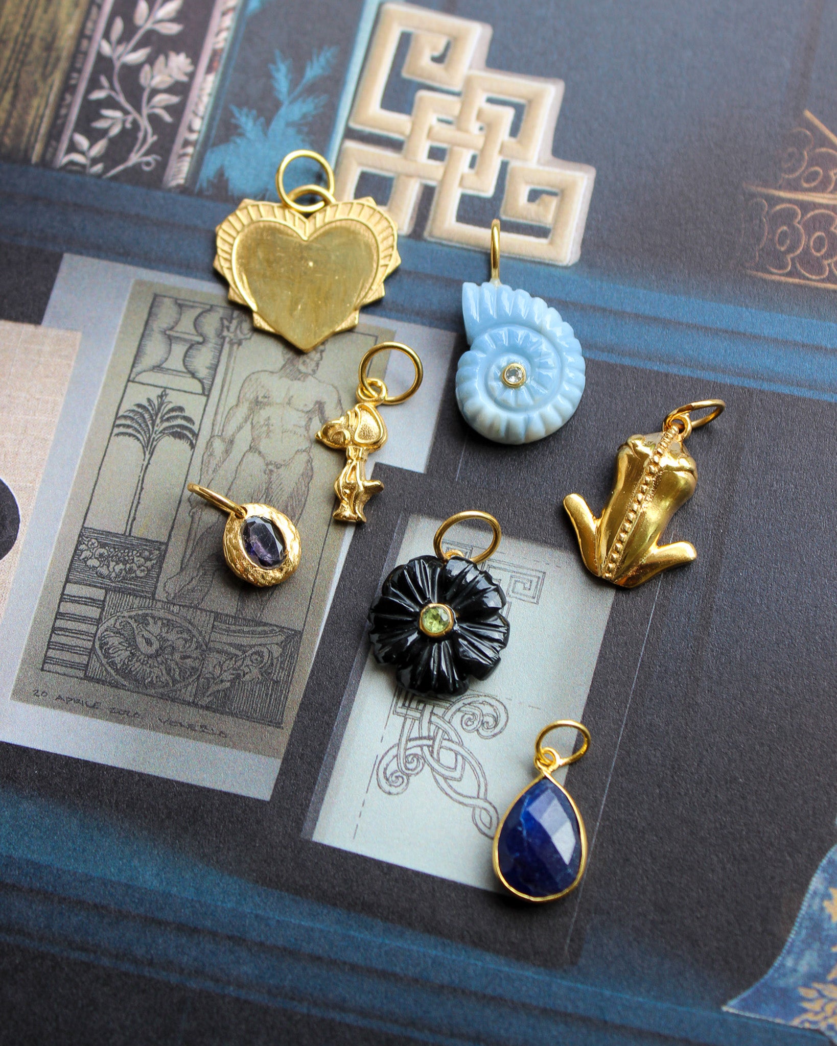 Gouden en Edelstenen Bedels Blauw 