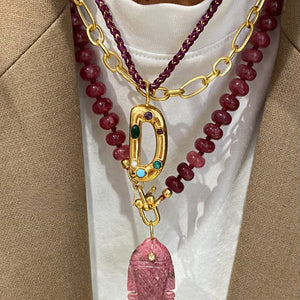 Handgeslepen Rhodoniet Vis Bedel Goud Ruby