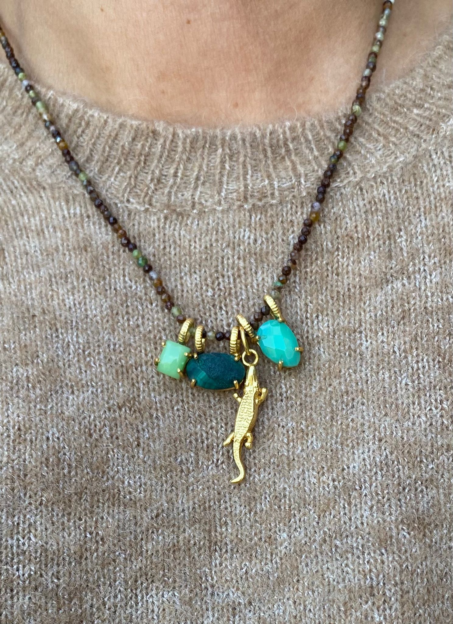 Tijgeroog ketting met meerdere bedels