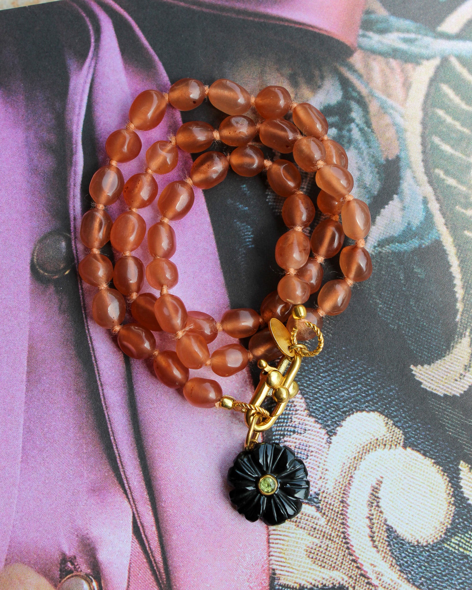 Zwarte Onyx Bloem En Perzik Ketting
