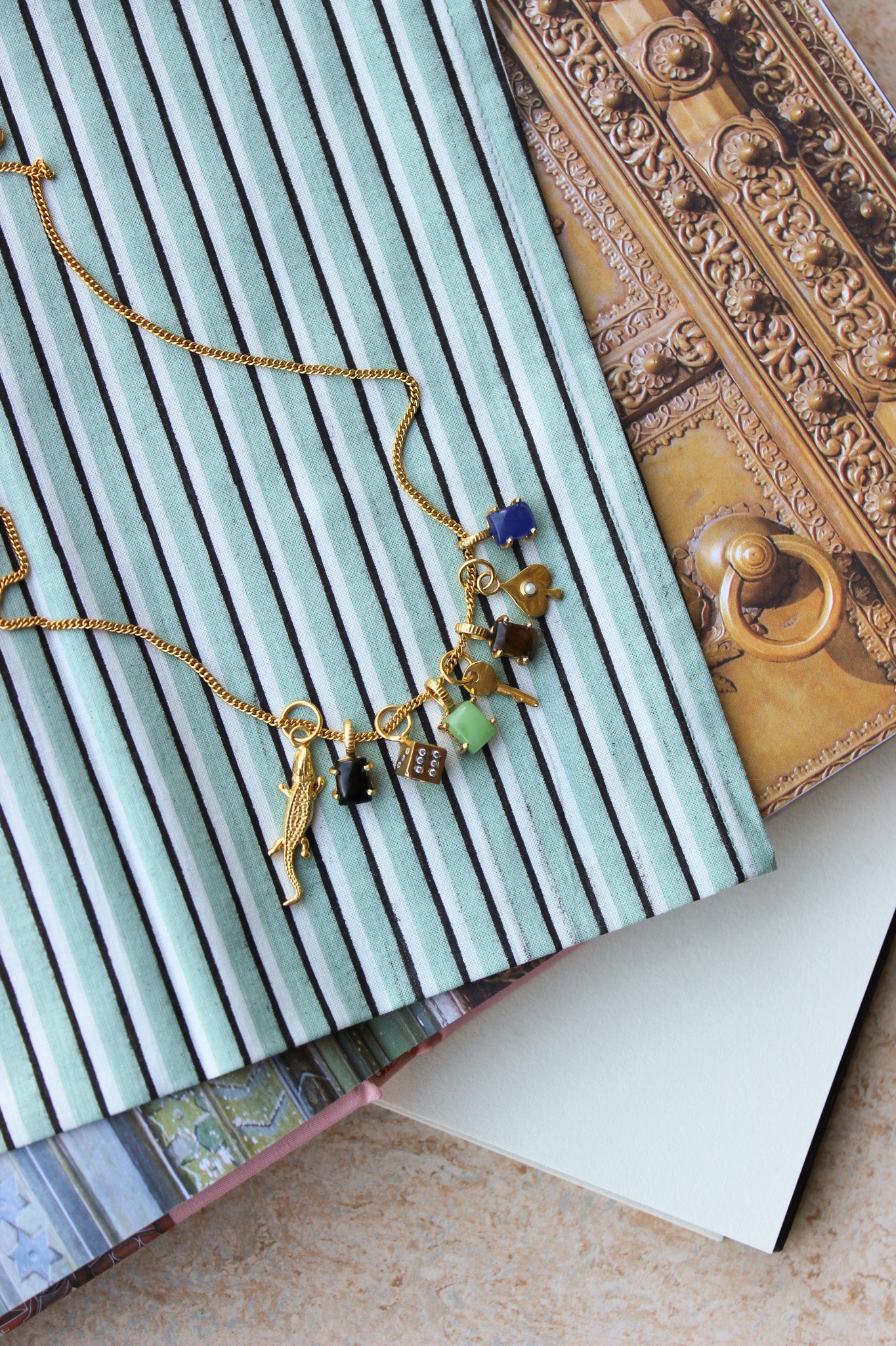gouden ketting met bedels