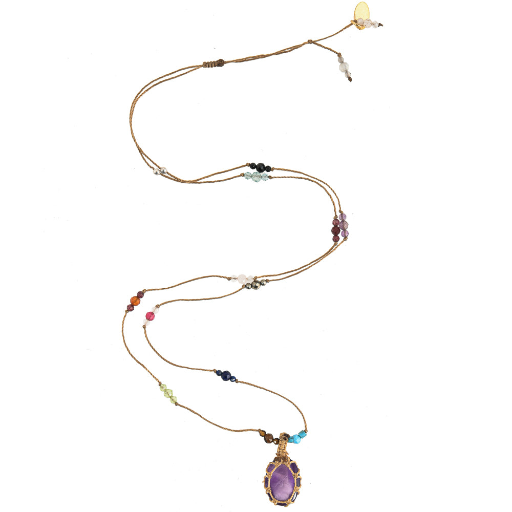 handgeknoopte ketting met kleine amethist hanger