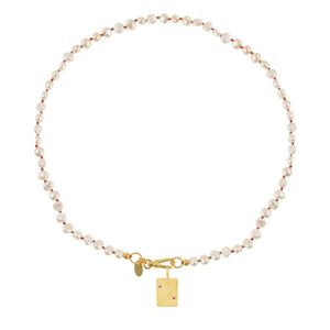handgeknoopte parelketting met speelkaart bedel