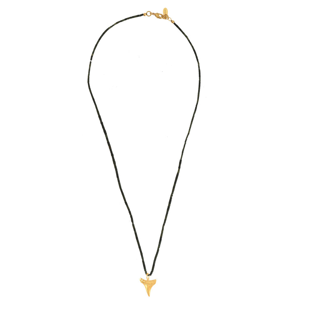 lange donkergroene jade ketting met tand edel