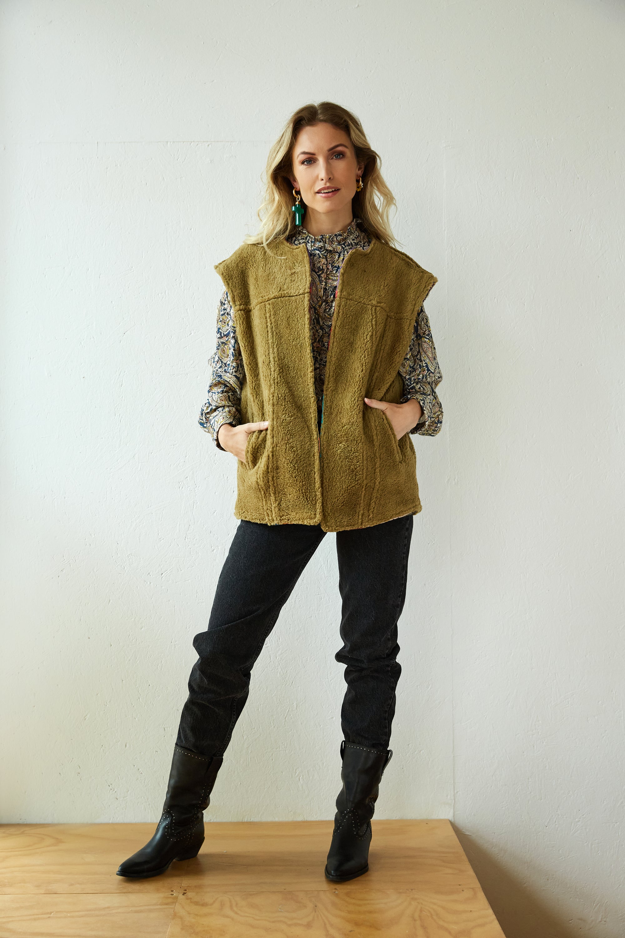 Reversible Gilet Olive Short