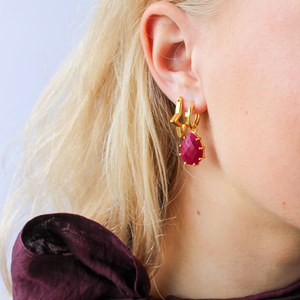 ruby jade oorbellen met gouden creooltjes