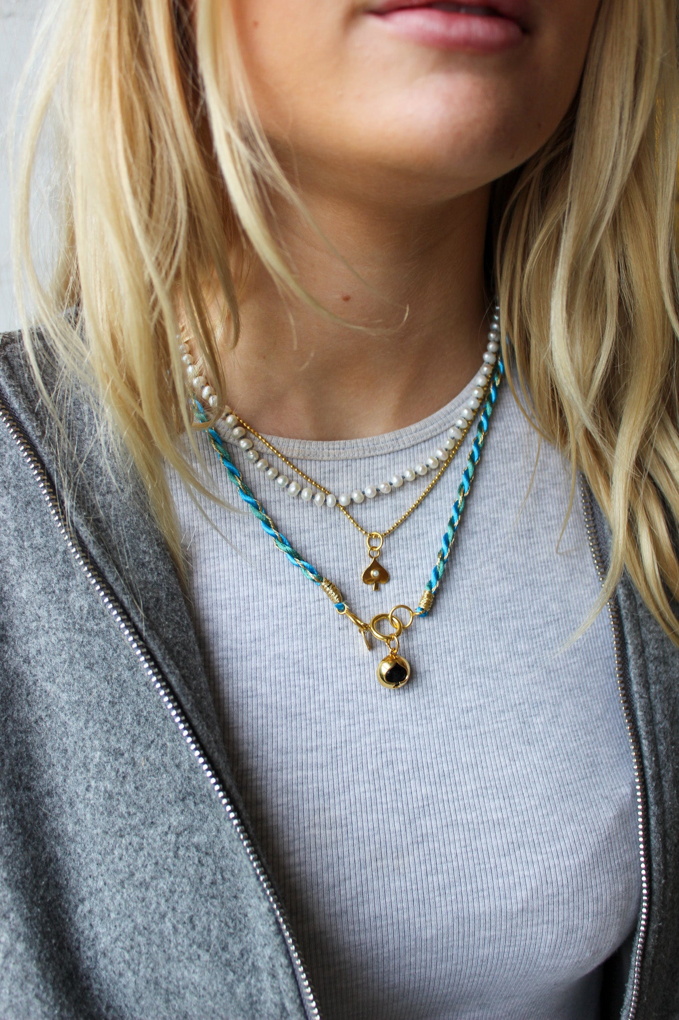 Satijnen ketting met bedel