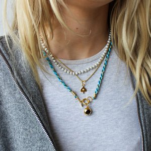 Satijnen ketting met bedel