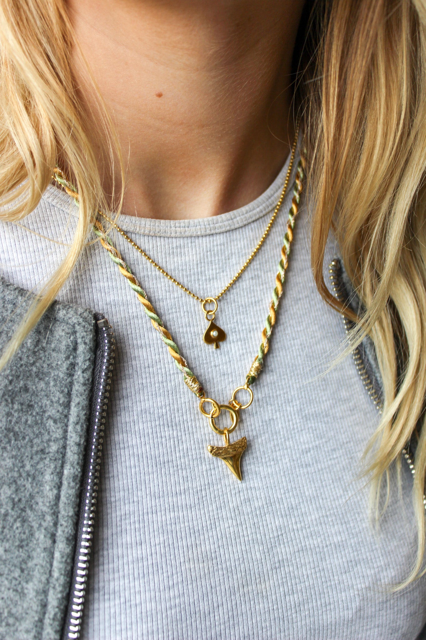 satijnen ketting lila groen met slot