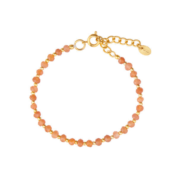 Carnelian stone combined with gold plated beads bracelet for woman